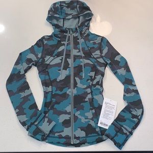 NWT Lululemon Hooded Define Jacket *Nulu
Heritage 365 Camo Tidewater Tea…